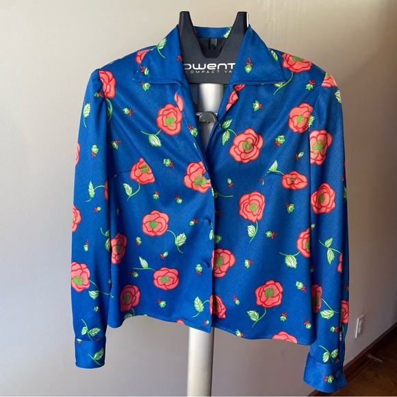 Vintage 1970’s button up with fun floral print - Picture 4 of 10